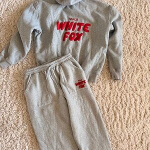 White Fox weathered gray sweat set red m/l